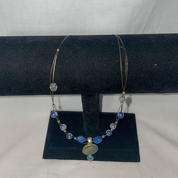 Beautiful beaded wire necklace - Picture 4 of 7